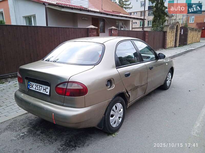 Седан Daewoo Lanos 2005 в Ровно