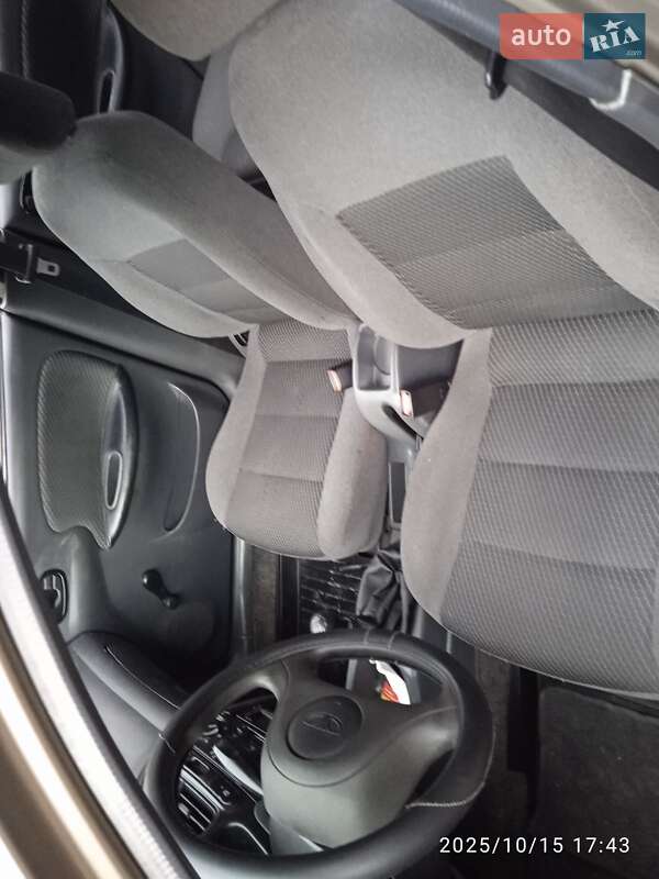 Седан Daewoo Lanos 2005 в Ровно