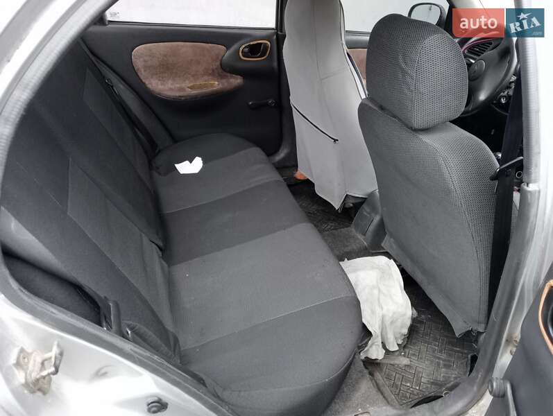 Седан Daewoo Lanos 2004 в Житомирі