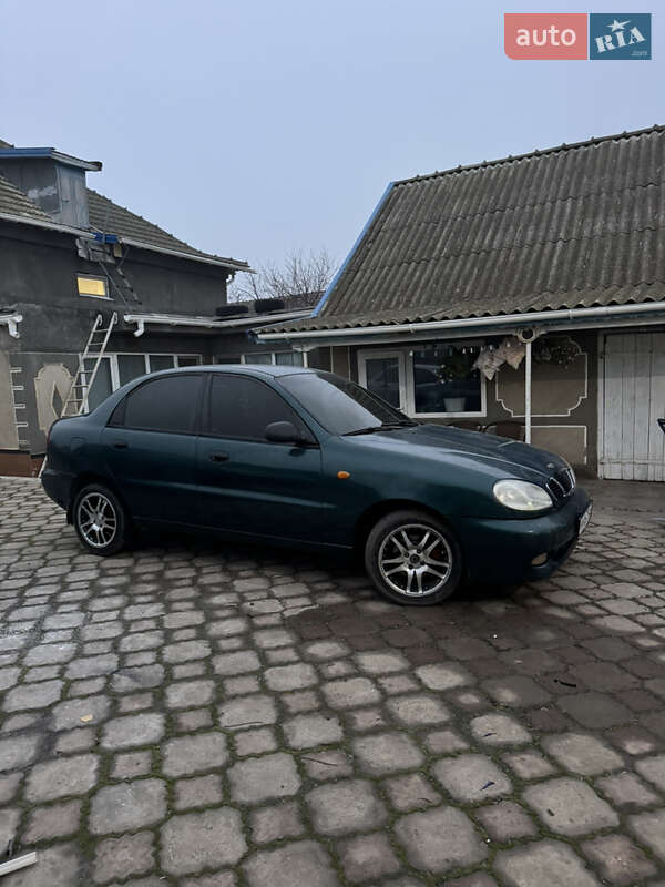 Седан Daewoo Lanos 2002 в Арцизові