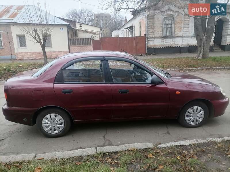 Седан Daewoo Lanos 2010 в Полтаві