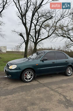 Седан Daewoo Lanos 2002 в Арцизові