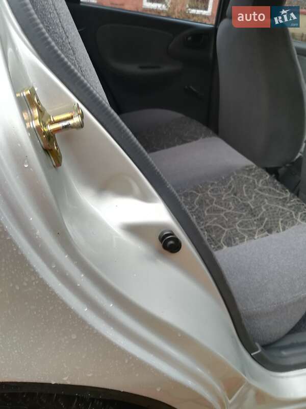 Седан Daewoo Lanos 2005 в Сумах