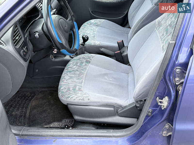 Седан Daewoo Lanos 1999 в Кам'янському