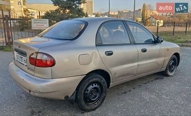 Седан Daewoo Lanos 2003 в Киеве