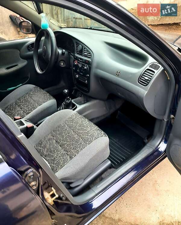 Седан Daewoo Lanos 2007 в Каневі