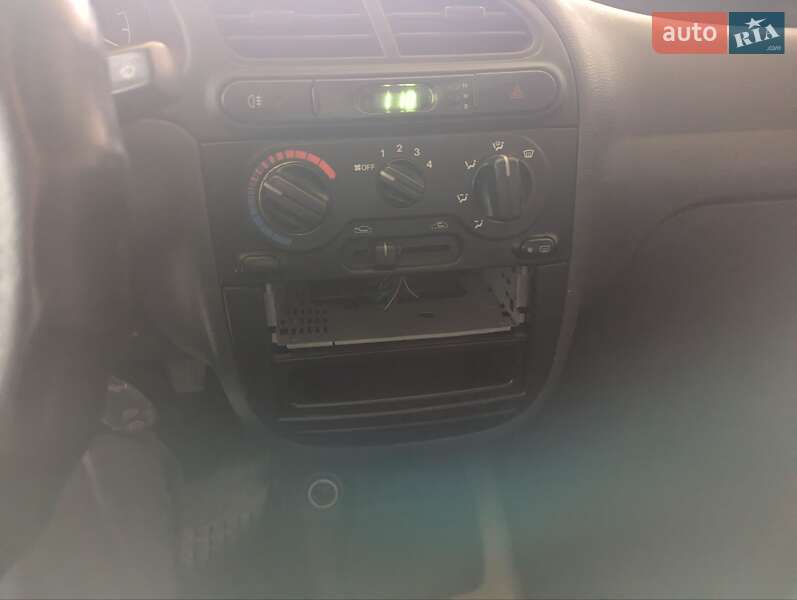 Седан Daewoo Lanos 2003 в Киеве