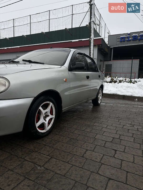 Седан Daewoo Lanos 2005 в Львове