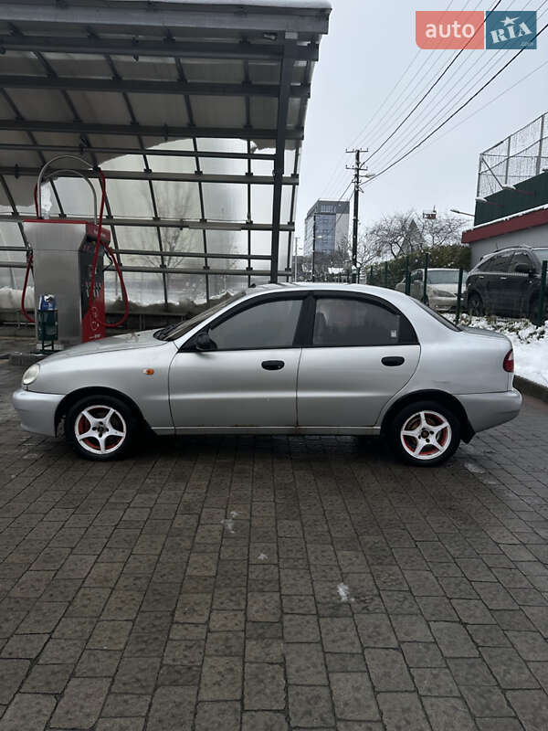 Седан Daewoo Lanos 2005 в Львове