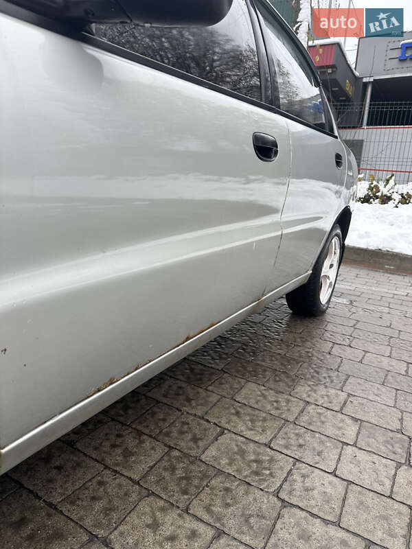 Седан Daewoo Lanos 2005 в Львове