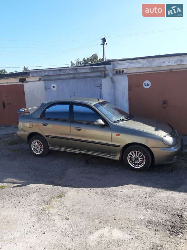 Седан Daewoo Lanos 2004 в Днепре
