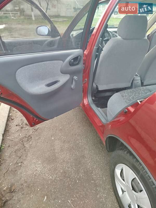 Седан Daewoo Lanos 2005 в Павлограде