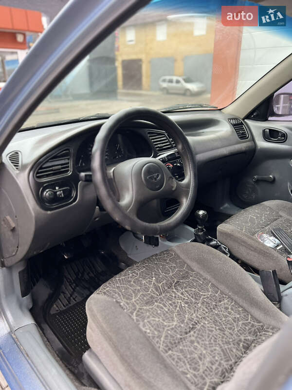 Седан Daewoo Lanos 2008 в Сумах