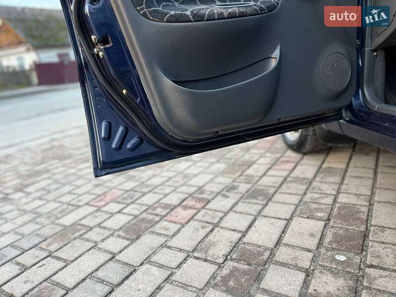 Седан Daewoo Lanos 2004 в Полонном