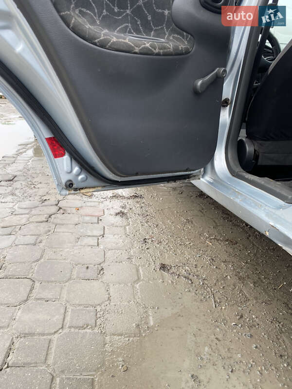 Седан Daewoo Lanos 2003 в Львове