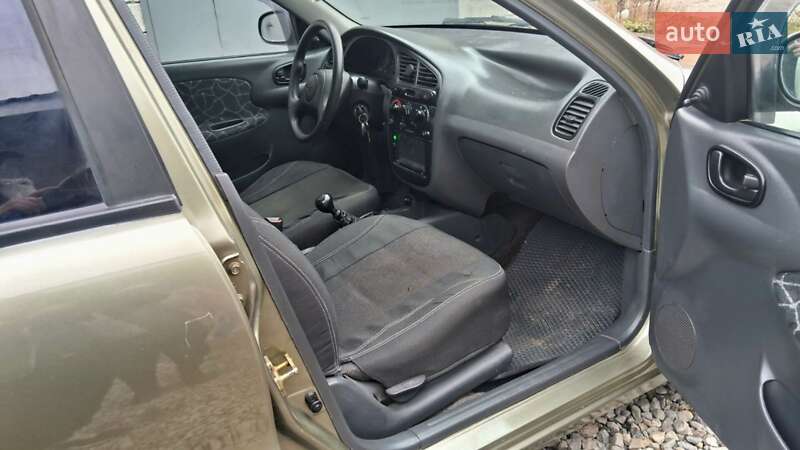 Седан Daewoo Lanos 2003 в Чорткові