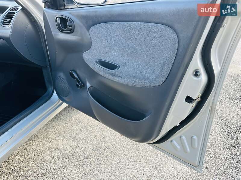 Седан Daewoo Lanos 2006 в Новомосковську