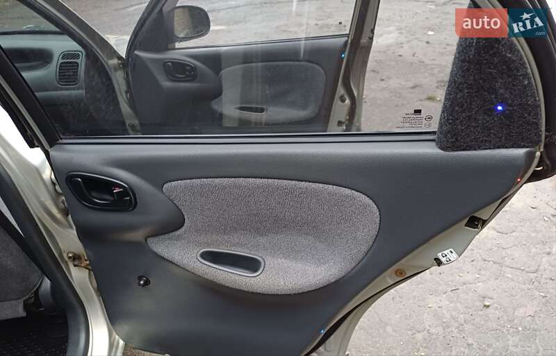 Седан Daewoo Lanos 2006 в Золочеві