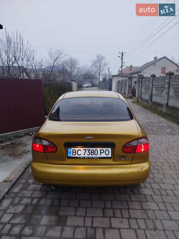 Седан Daewoo Lanos 2002 в Львове