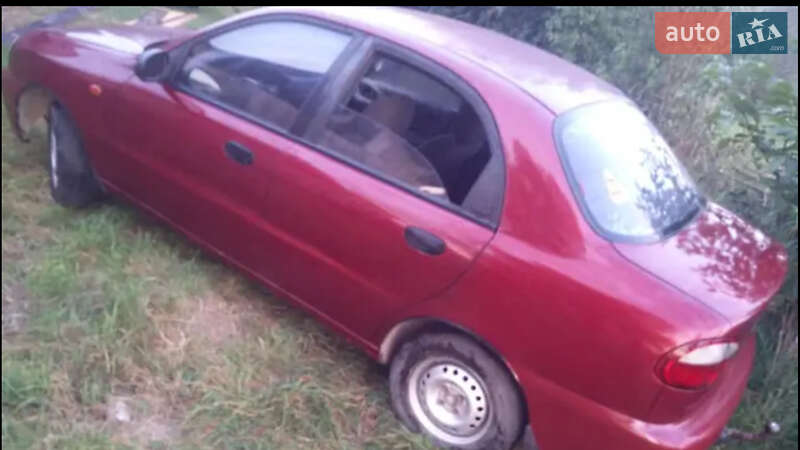 Седан Daewoo Lanos 2003 в Косове