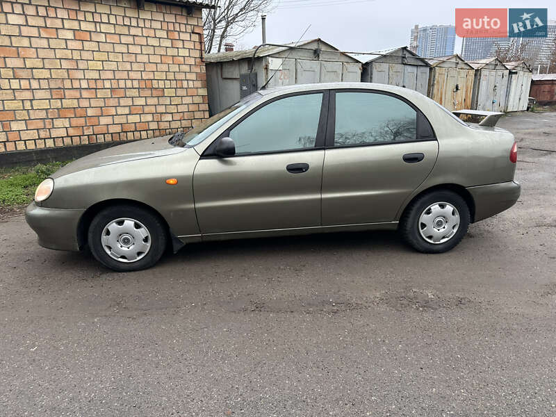 Седан Daewoo Lanos 2004 в Киеве