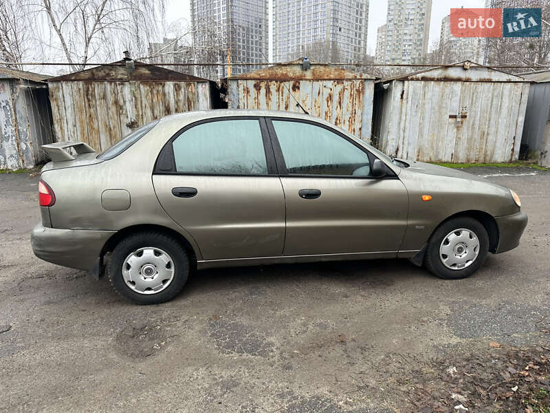 Седан Daewoo Lanos 2004 в Киеве