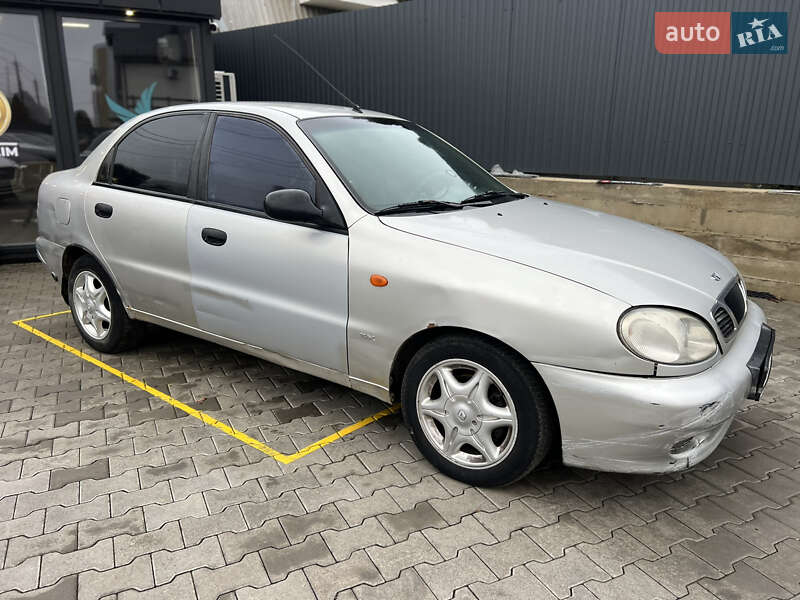 Седан Daewoo Lanos 2003 в Чернівцях