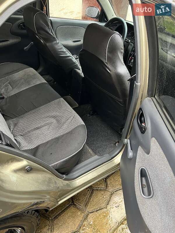 Седан Daewoo Lanos 2007 в Окнах