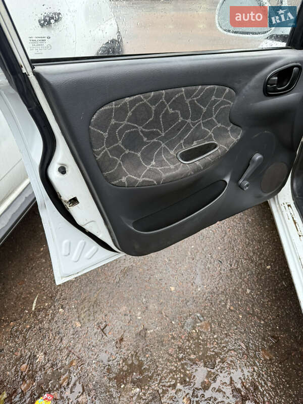 Седан Daewoo Lanos 2003 в Тернополі