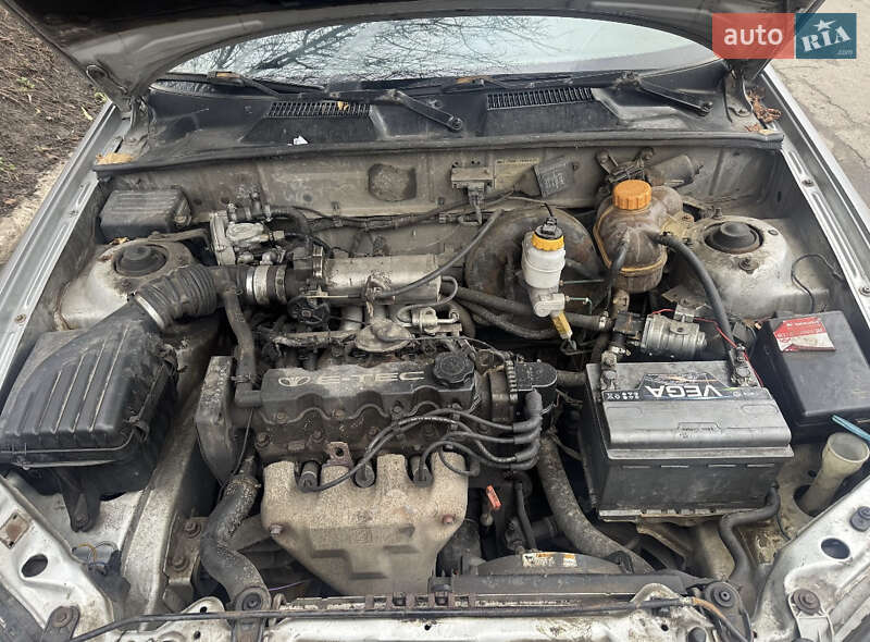 Седан Daewoo Lanos 2002 в Харькове