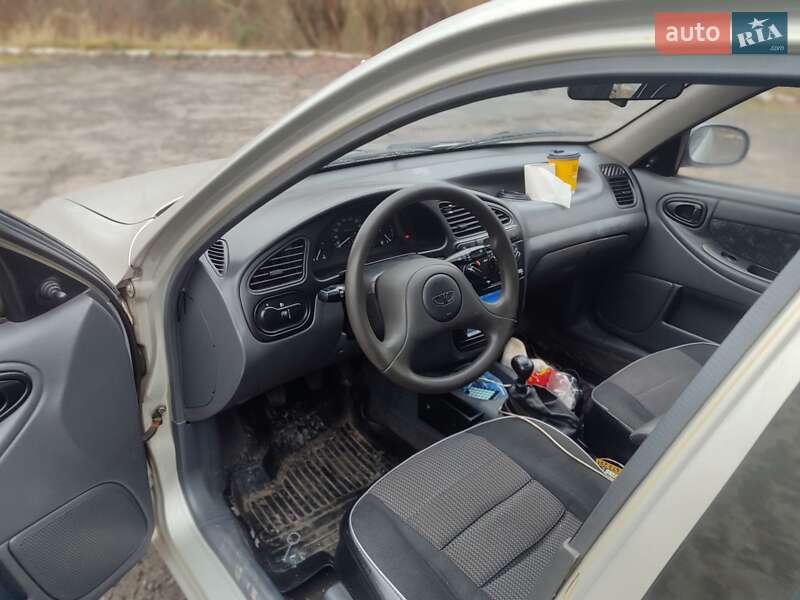 Седан Daewoo Lanos 2005 в Остроге