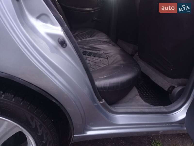 Седан Daewoo Lanos 2011 в Золотоноше