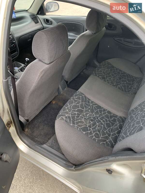 Седан Daewoo Lanos 2003 в Новомосковську