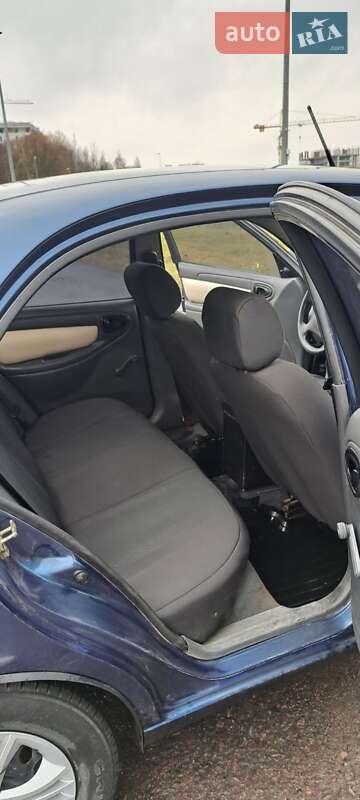 Седан Daewoo Lanos 2005 в Львове