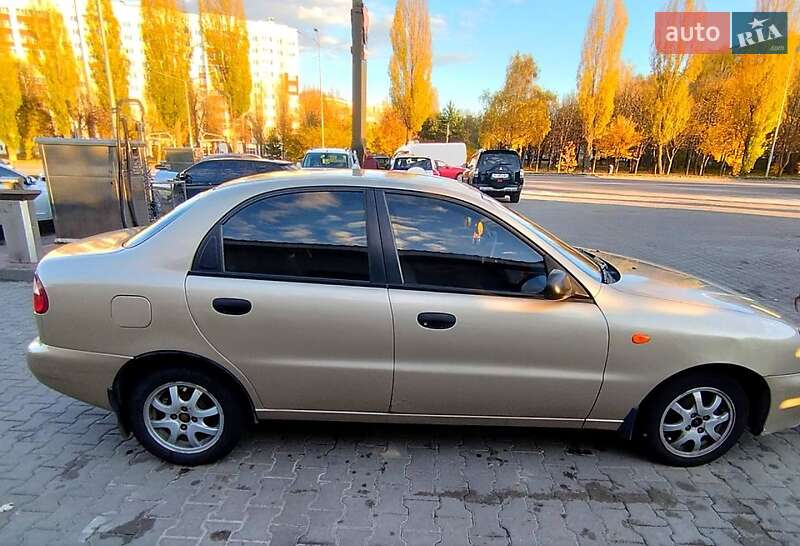 Седан Daewoo Lanos 2008 в Киеве