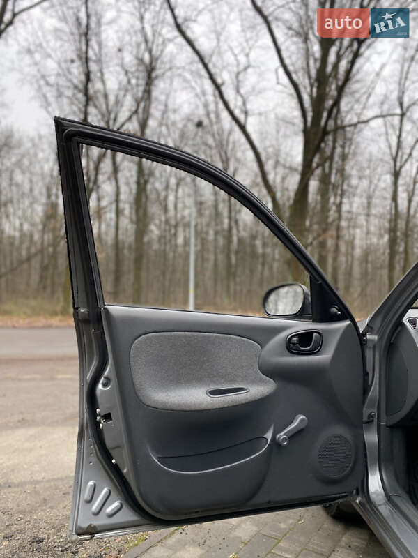 Седан Daewoo Lanos 2008 в Киеве