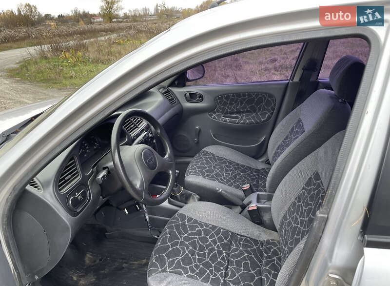 Седан Daewoo Lanos 2002 в Малине