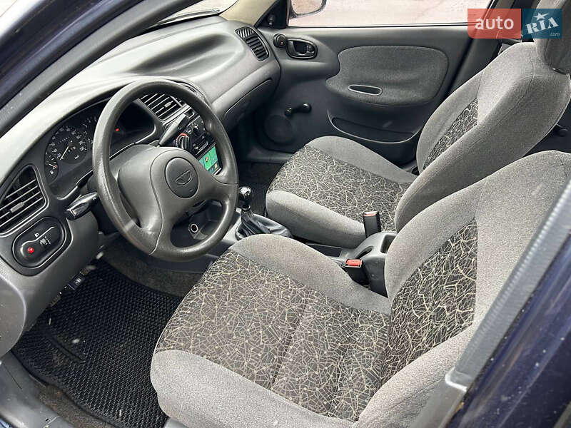 Седан Daewoo Lanos 2005 в Мене