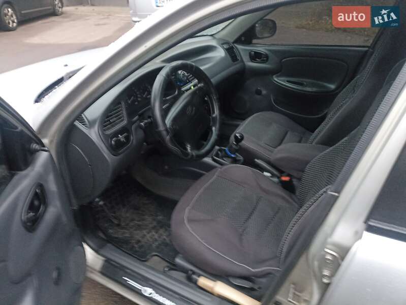 Седан Daewoo Lanos 2002 в Житомире