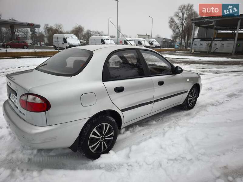 Седан Daewoo Lanos 2004 в Харькове