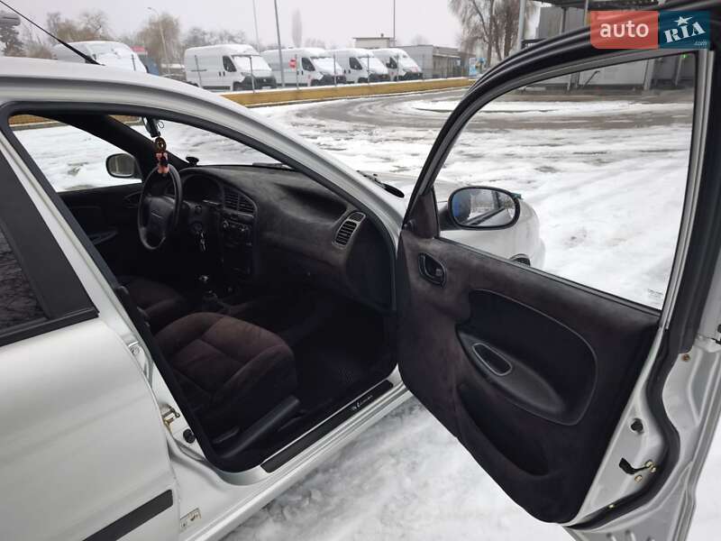 Седан Daewoo Lanos 2004 в Харькове