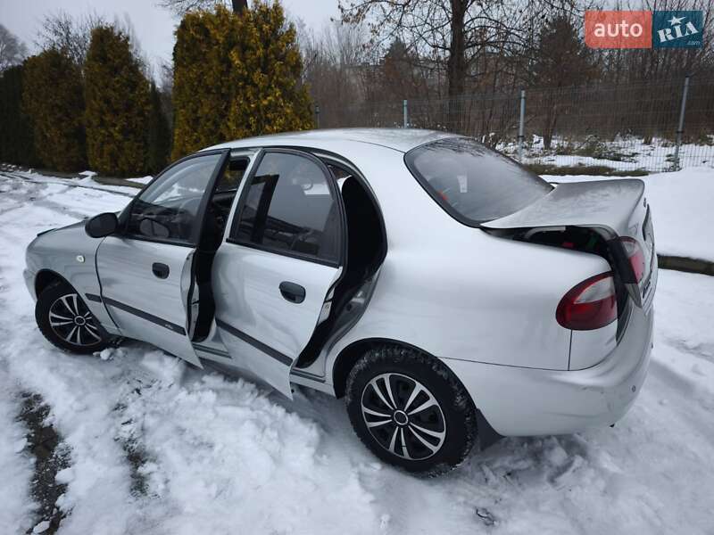 Седан Daewoo Lanos 2004 в Харькове