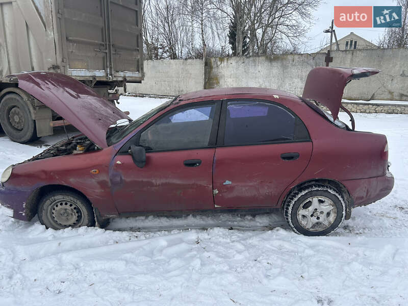 Седан Daewoo Lanos 2004 в Лановцах