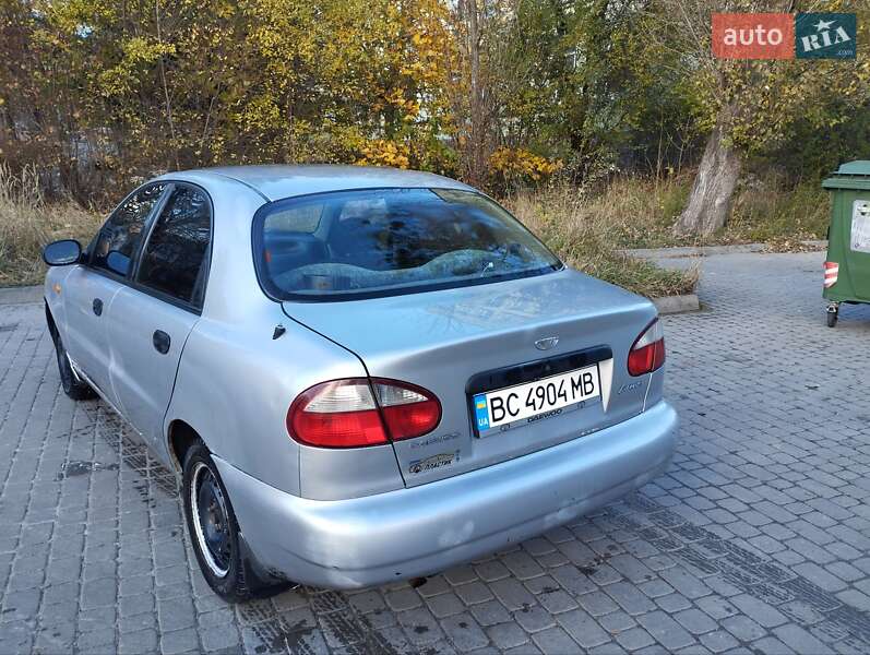 Седан Daewoo Lanos 1998 в Львове