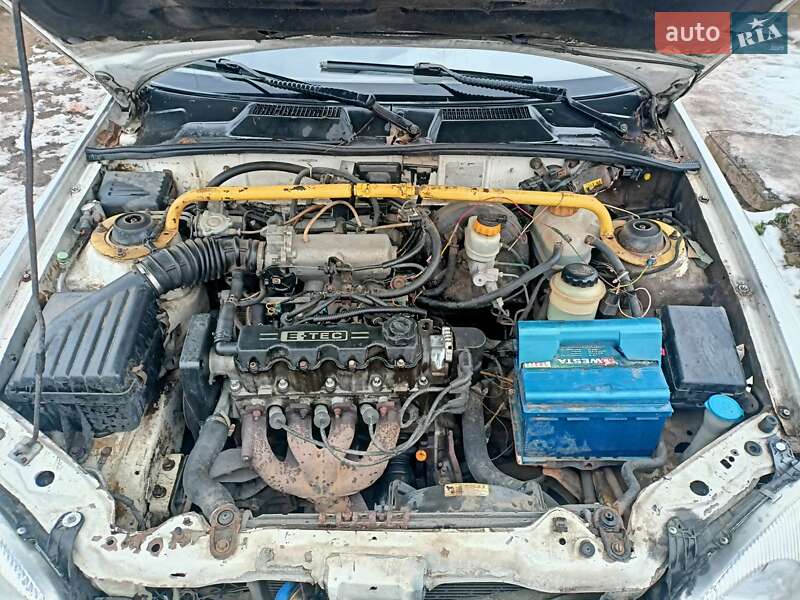 Седан Daewoo Lanos 2003 в Чернівцях