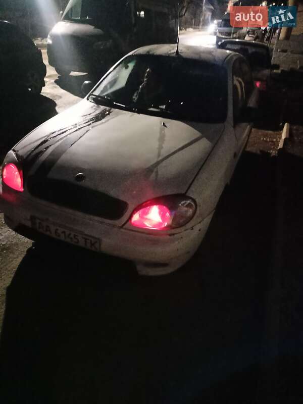 Седан Daewoo Lanos 2003 в Чернівцях