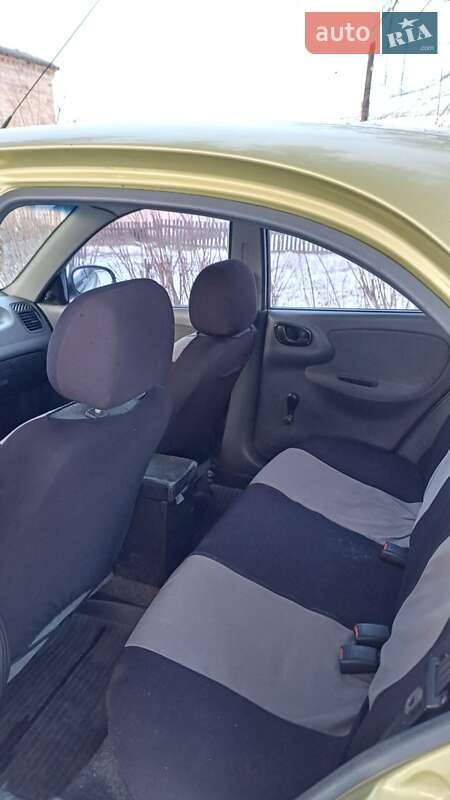 Седан Daewoo Lanos 2007 в Дубровице