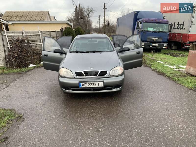Седан Daewoo Lanos 2002 в Кривом Роге