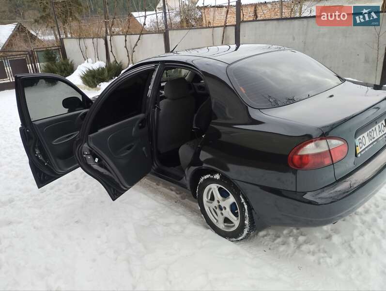 Седан Daewoo Lanos 2009 в Монастыриске