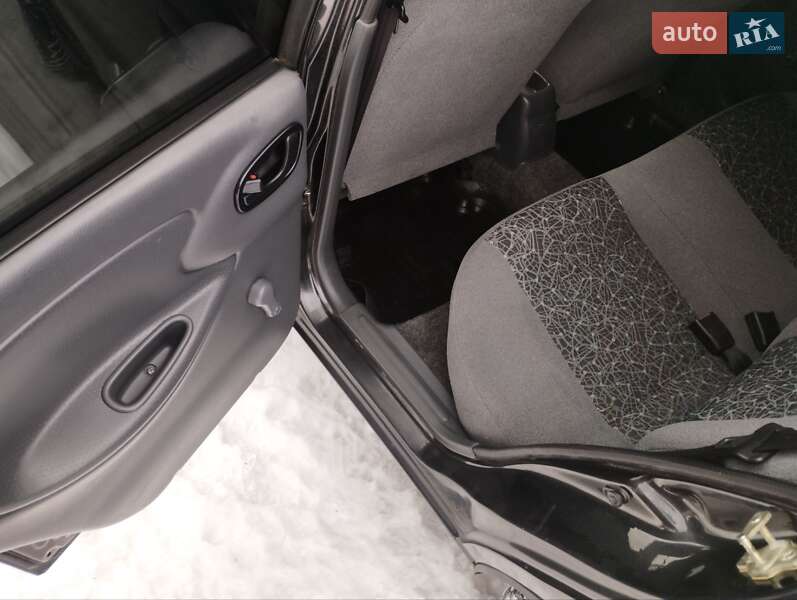 Седан Daewoo Lanos 2009 в Монастыриске